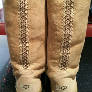 UGG Classic Tall Women's Boots. Size w7